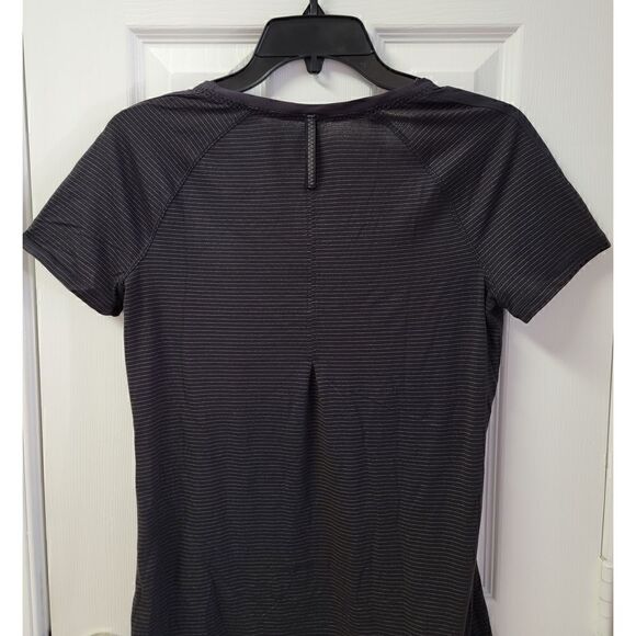 Lululemon Run Away Tee 8 - Picture 4 of 5